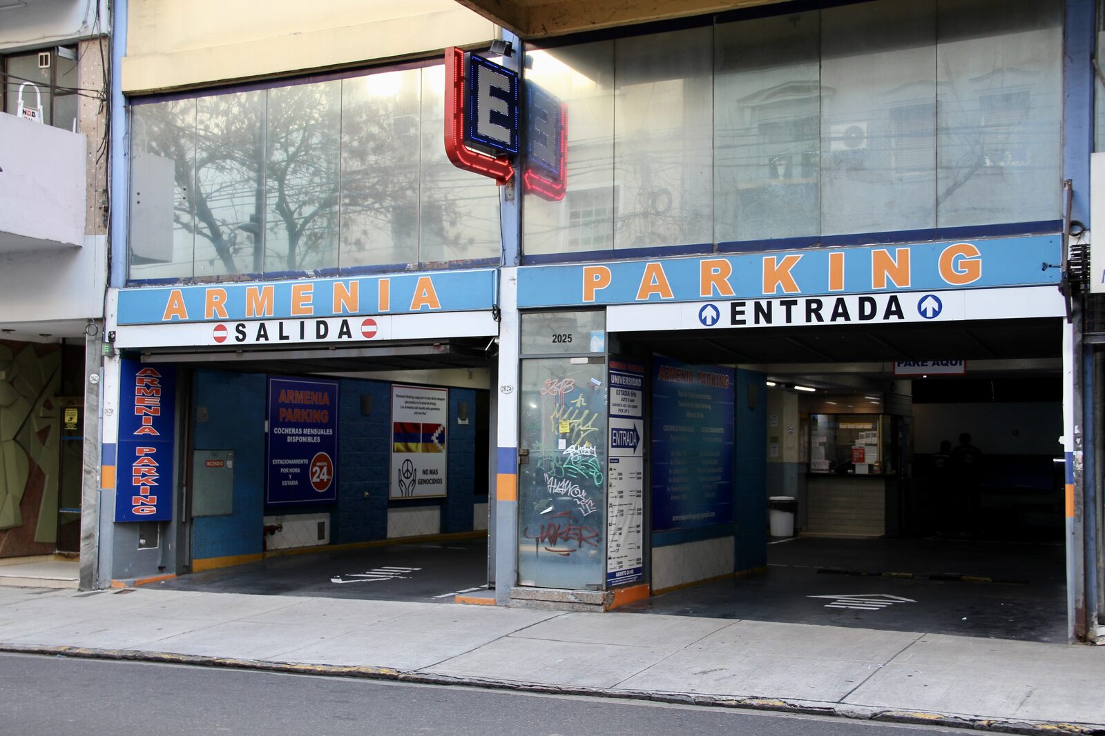 Fachada de M. T. de Alvear 2025