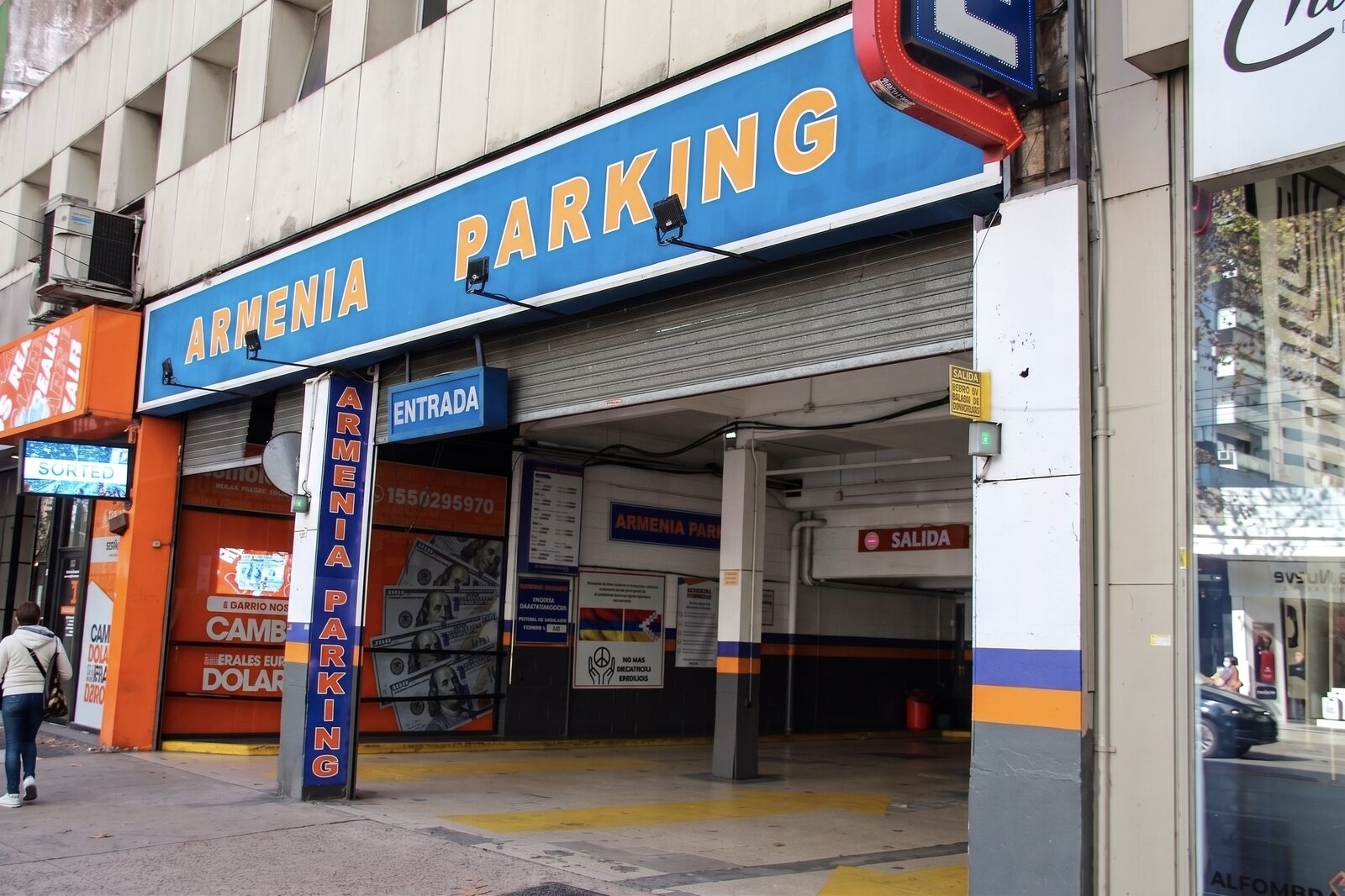 Fachada de Av. Santa Fe 2347