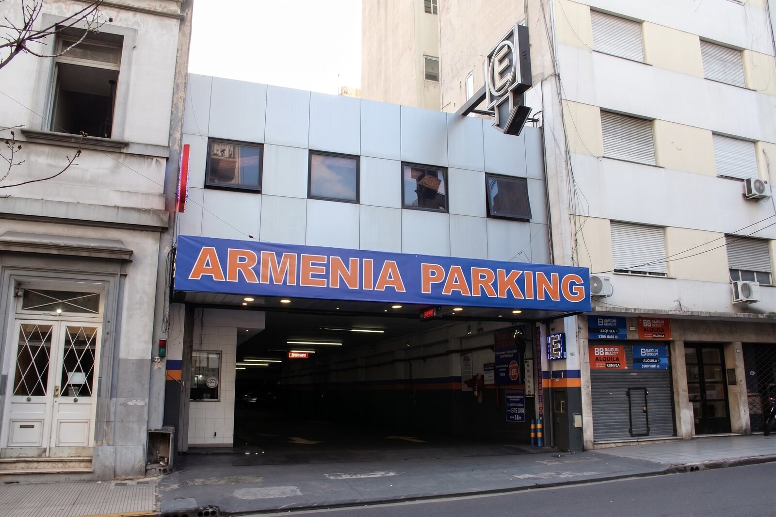 Fachada de Viamonte 2071